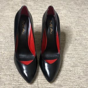 MIA  SEDUCE BLACK LEATHER HEELS  SIZE 8.5